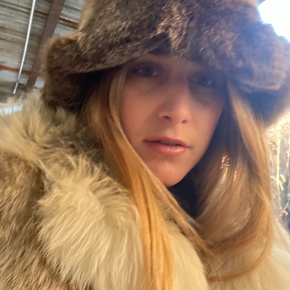 Meet your Posher, Carmen - Picture 1 of 1